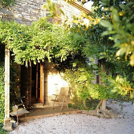 Apartment Il Bandito Arancione With Private Pool